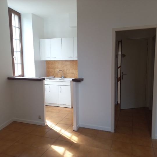  Annonces CHATILLON : Appartement | L'ARBRESLE (69210) | 40 m2 | 522 € 