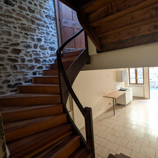  Annonces CHATILLON : Apartment | SAIN-BEL (69210) | 74 m2 | 615 € 