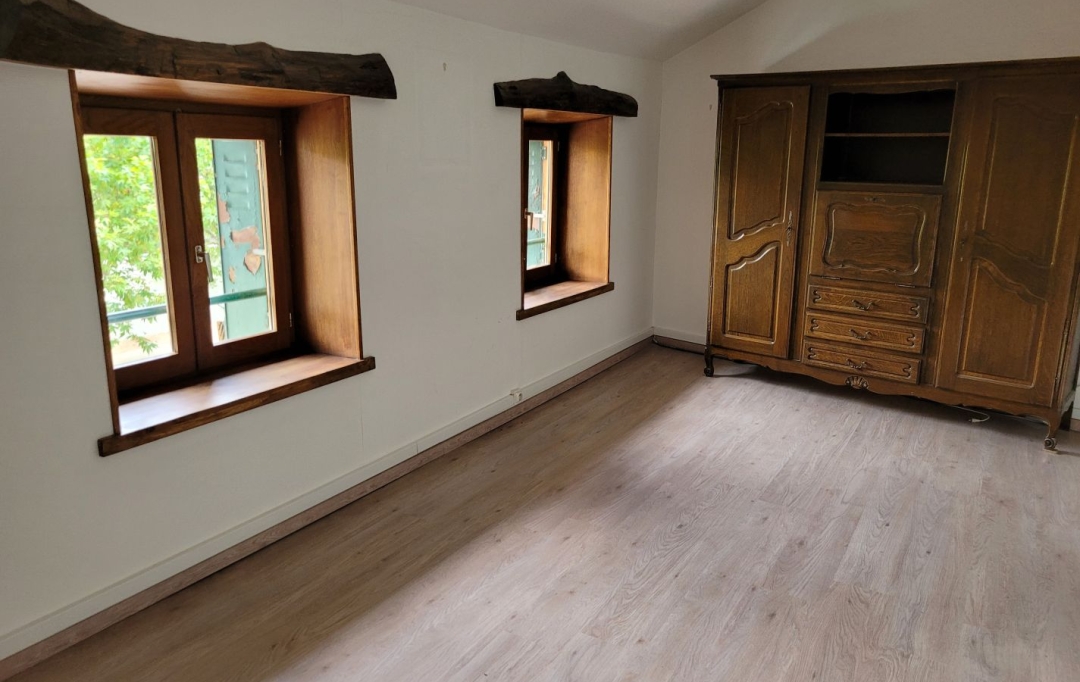 Annonces CHATILLON : Appartement | BESSENAY (69690) | 103 m2 | 1 080 € 