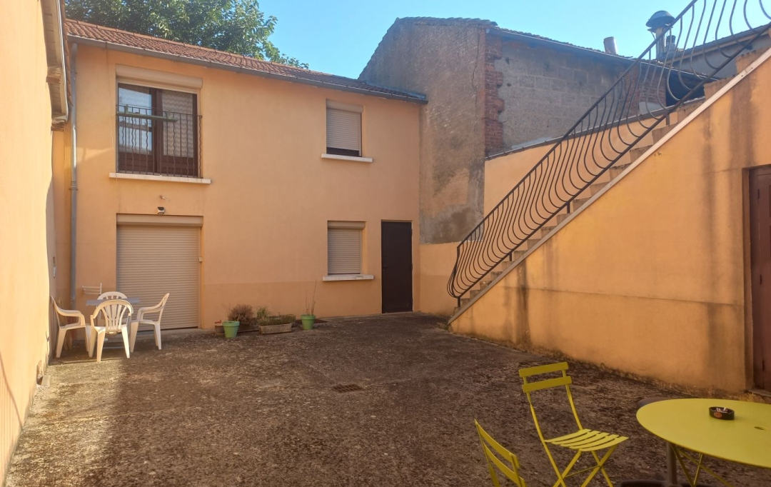 Annonces CHATILLON : Building | LA TOUR-DE-SALVAGNY (69890) | 162 m2 | 621 000 € 